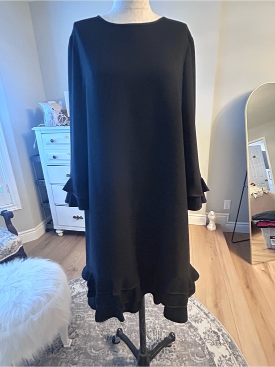 kate spade Dresses & Skirts - kate spade Black Ruffle-Hem Shift Dress